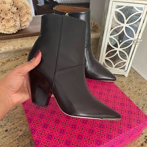 New Tory Burch Lila toe leather black bootie